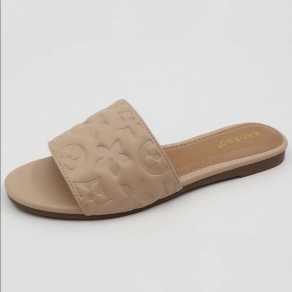 Black Luxury Embossed Slide Sandals - Picture 4 of 10